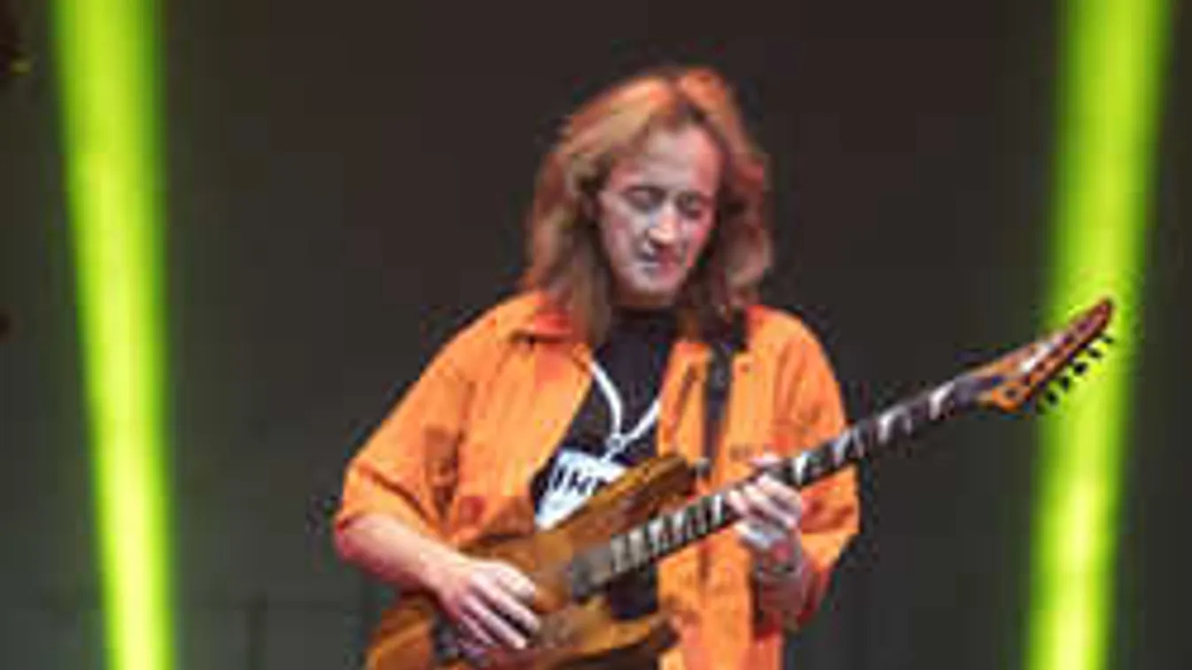 Nagy a baj: utcára kerülhet a legendás magyar zenész