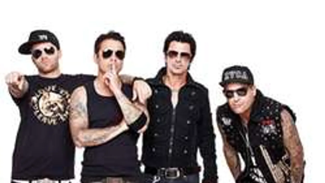 Betelt a pohár: kidobta barátnője a kicsapongó Hooligans-dobost