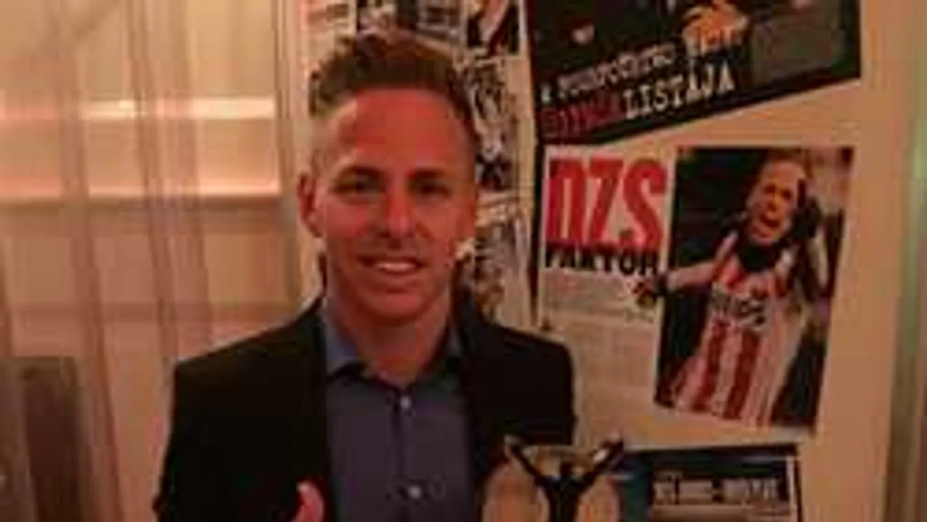 Hihetetlen fotók: Exe hasonmásával jár a magyar sztársportoló