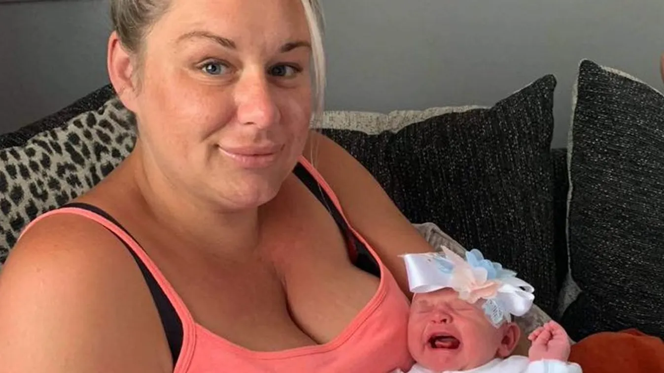 kocsijában szülte meg gyermekét