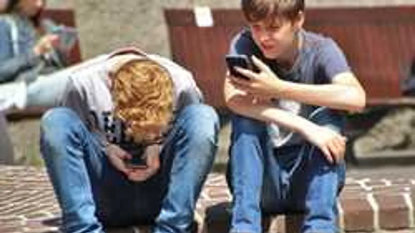 11 éves kor fölött már mindenkinek van okostelefonja!