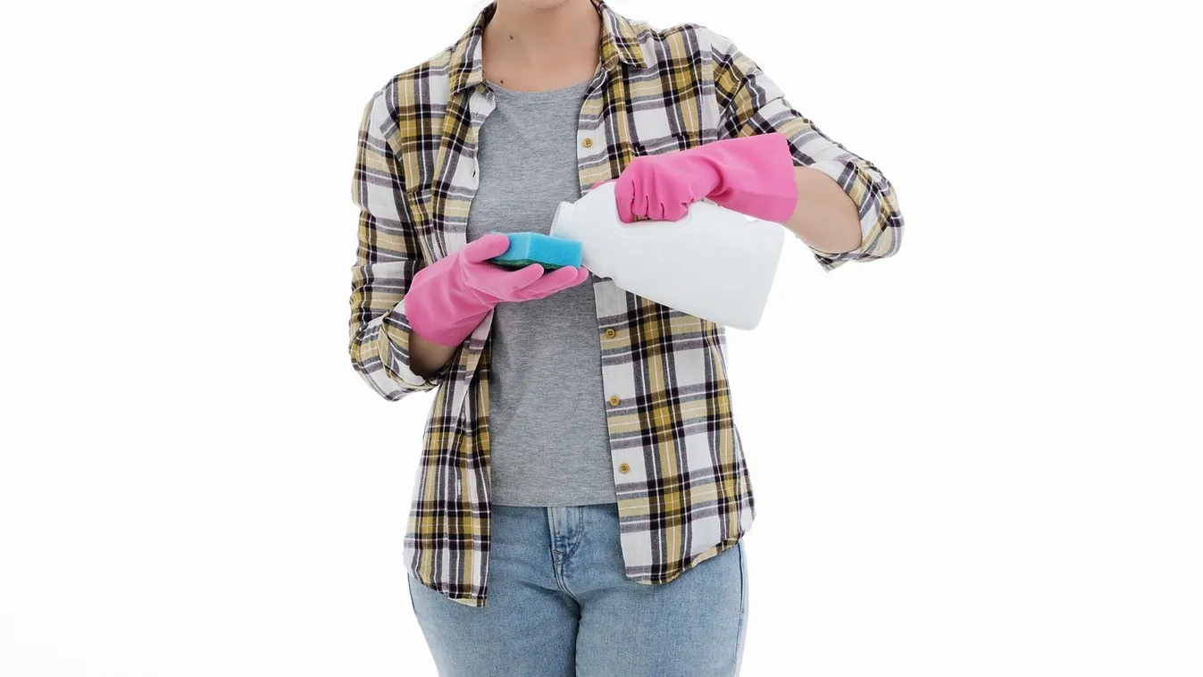 Eltörte a nyugdíjas csigolyáját, mert kevesellte a fizetséget a hatvani takarító