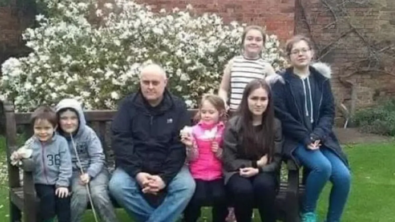 „Összetört a szívünk„ – két nappal karácsony előtt temetik el az oltásellenes apát, aki a koronavírusban halt meg