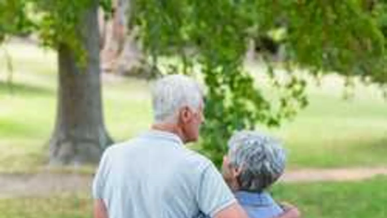 Váratlan ajándékot kapott több ezer magyar nyugdíjas