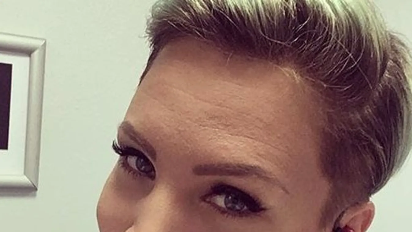 Erősen +18-as fotót posztolt az egykori Megasztáros