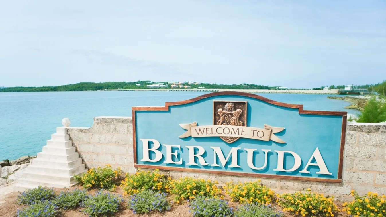 The sign welcoming one to Bermuda.
