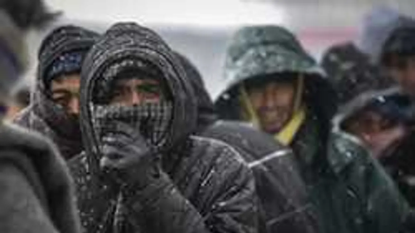 Rendőrökre támadtak a migránsok a bevásárlóközpontban