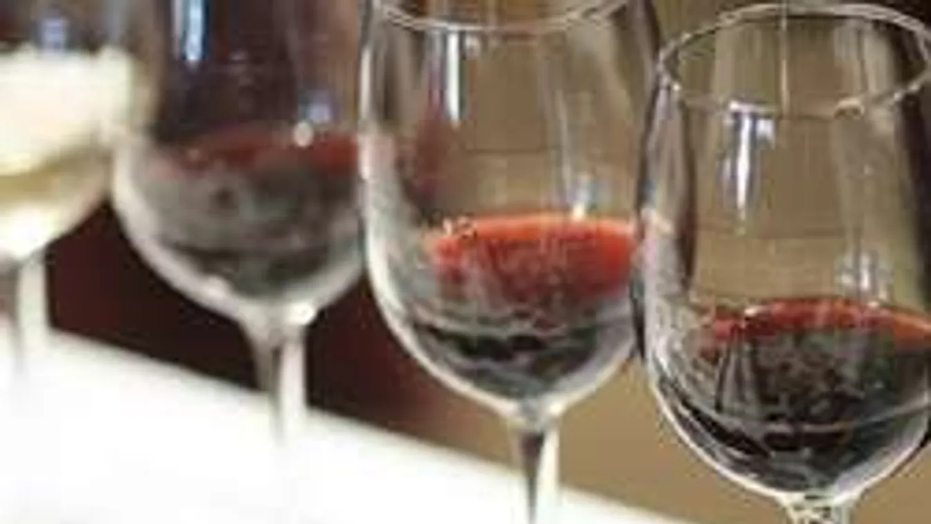 Jön a szilveszter? Így kerüld el a másnaposságot!