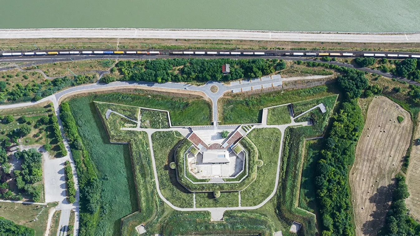 70 éve nem látott gyűjteménnyel nyílt meg a felújított komáromi Csillagerőd