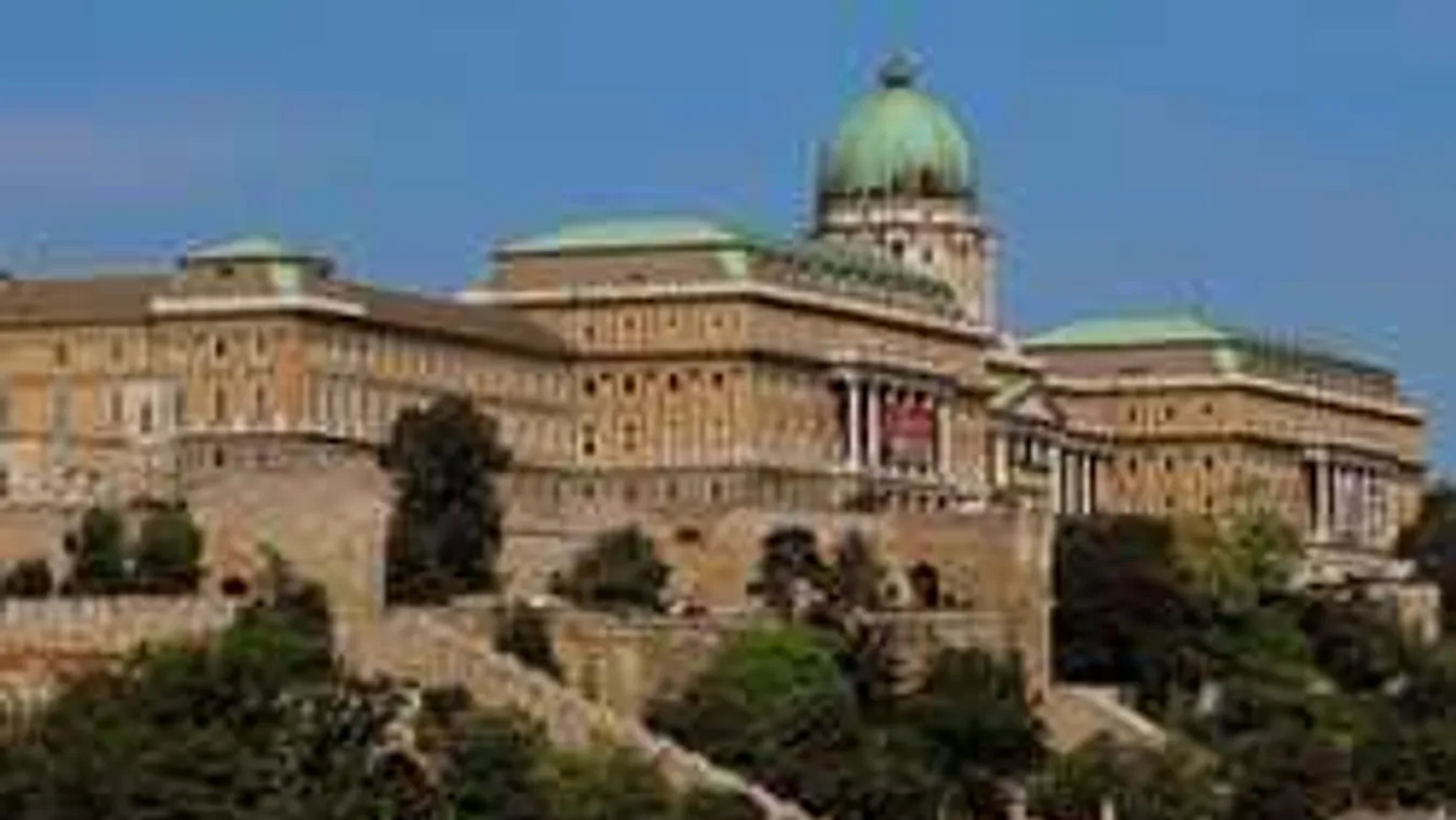 Rég nem történt ilyen a Várban, lezárják a Bécsi kaput