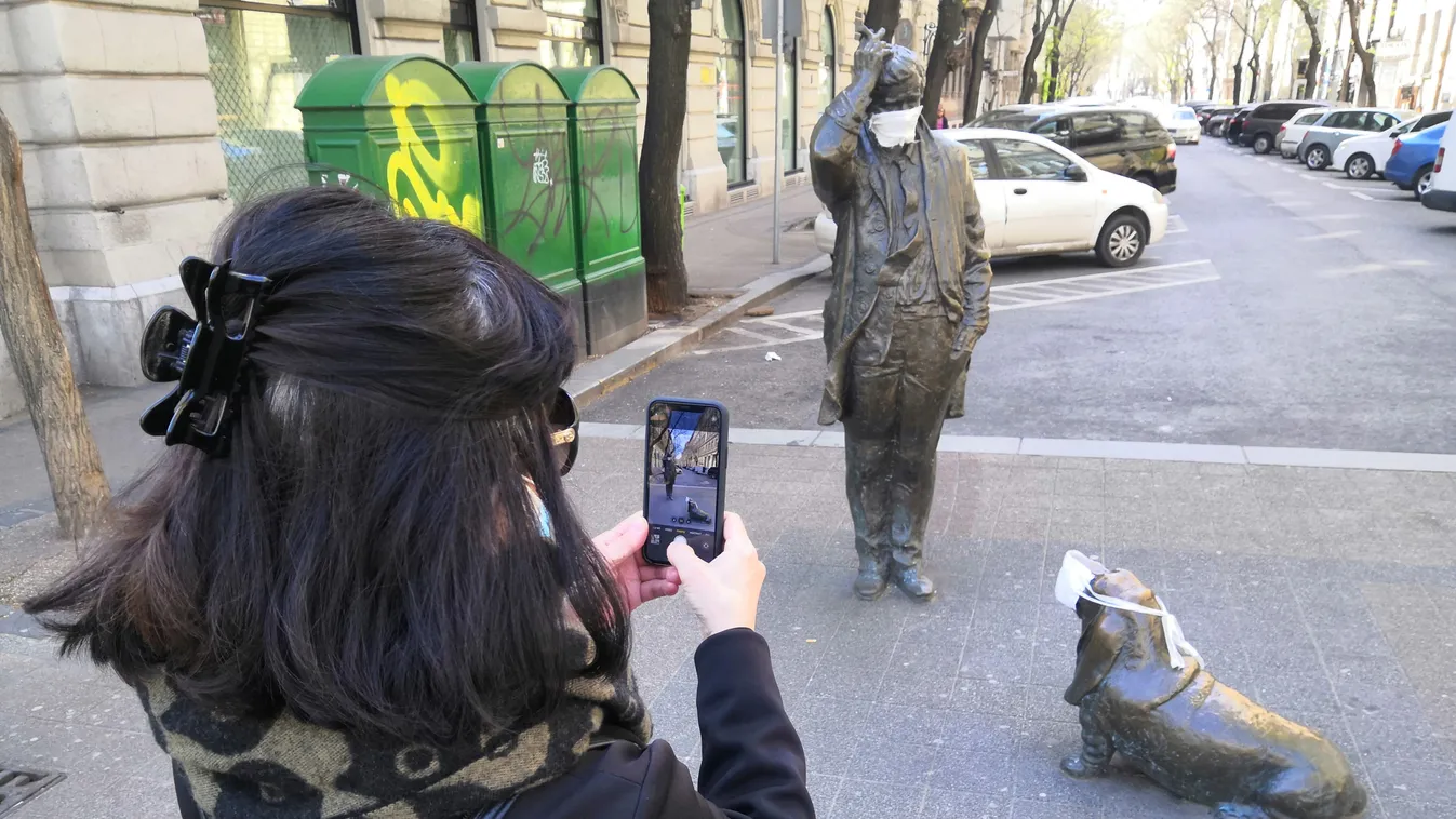Egészségügyi maszkot kapott a főváros talán két legkedveltebb szobra – fotóval