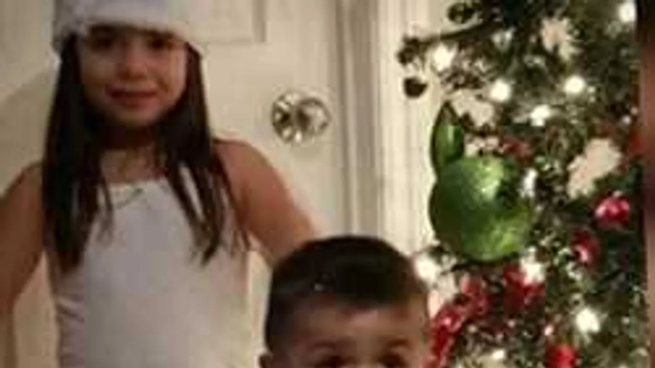 Nagyon durva ez a kedves családi fotó: totális pánik tört ki miatta!