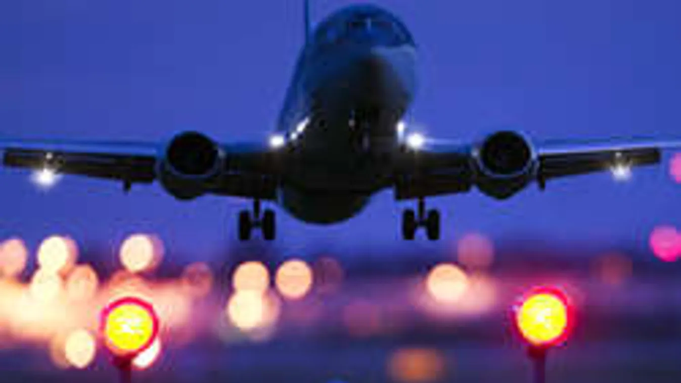 Pánik a repülőn: Részeg randalírozók keltettek riadalmat