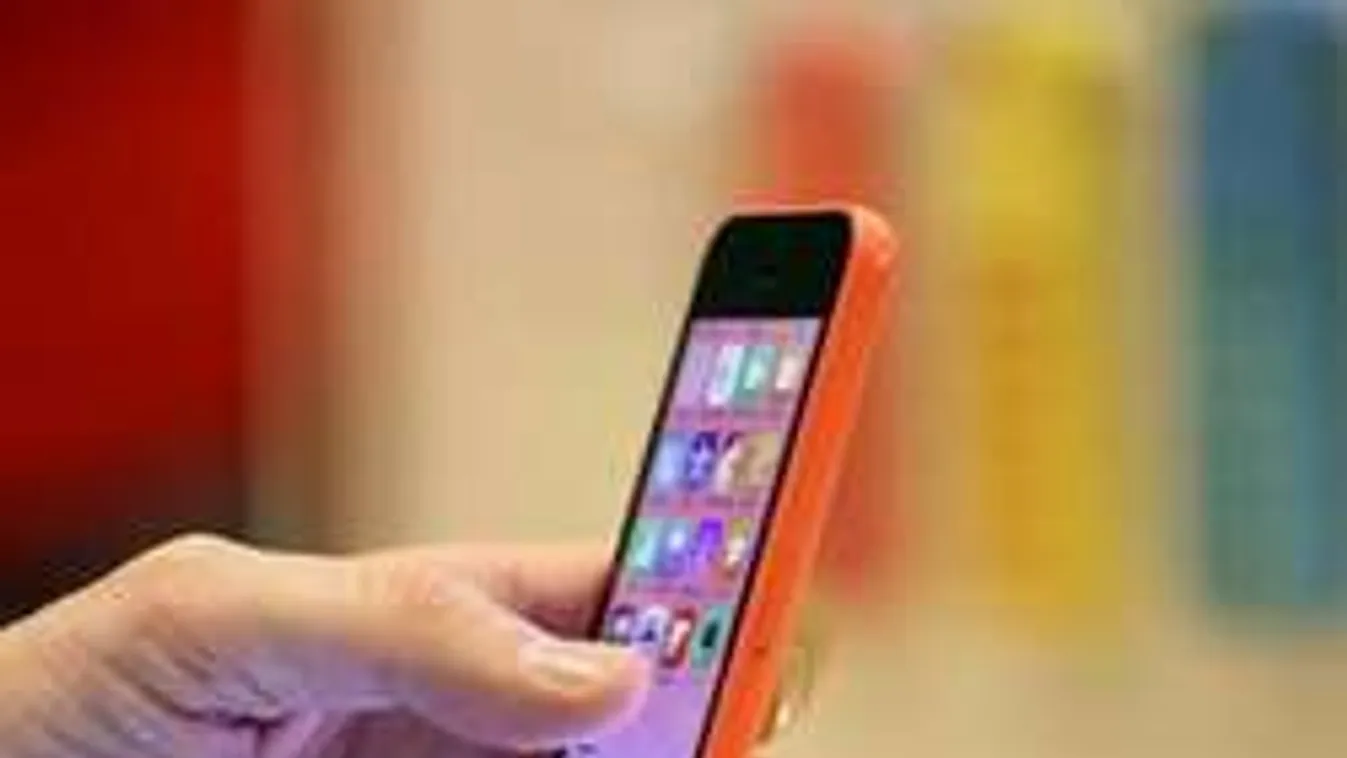 Kiderült: különösen veszélyes a gyerekek egészségére az okostelefon