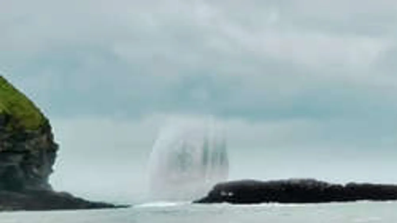 Ezt látnod kell: Gigászi UFO-anyahajó roncsára bukkantak Skócia partjainál