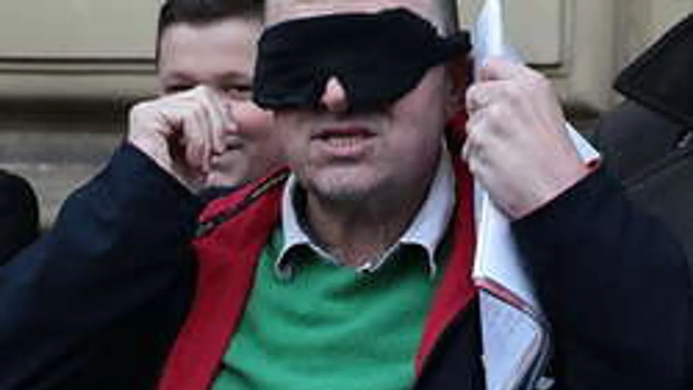 Gumikesztyűs motozással félemlítették meg Lajcsit a börtönben