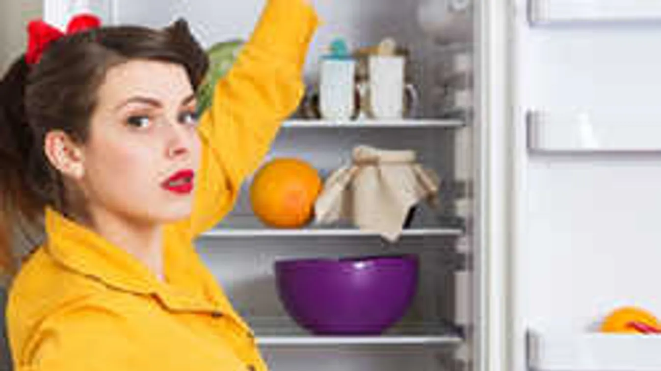 Ezért fordítsd mindig fejjel lefelé a tejfölt a hűtőben