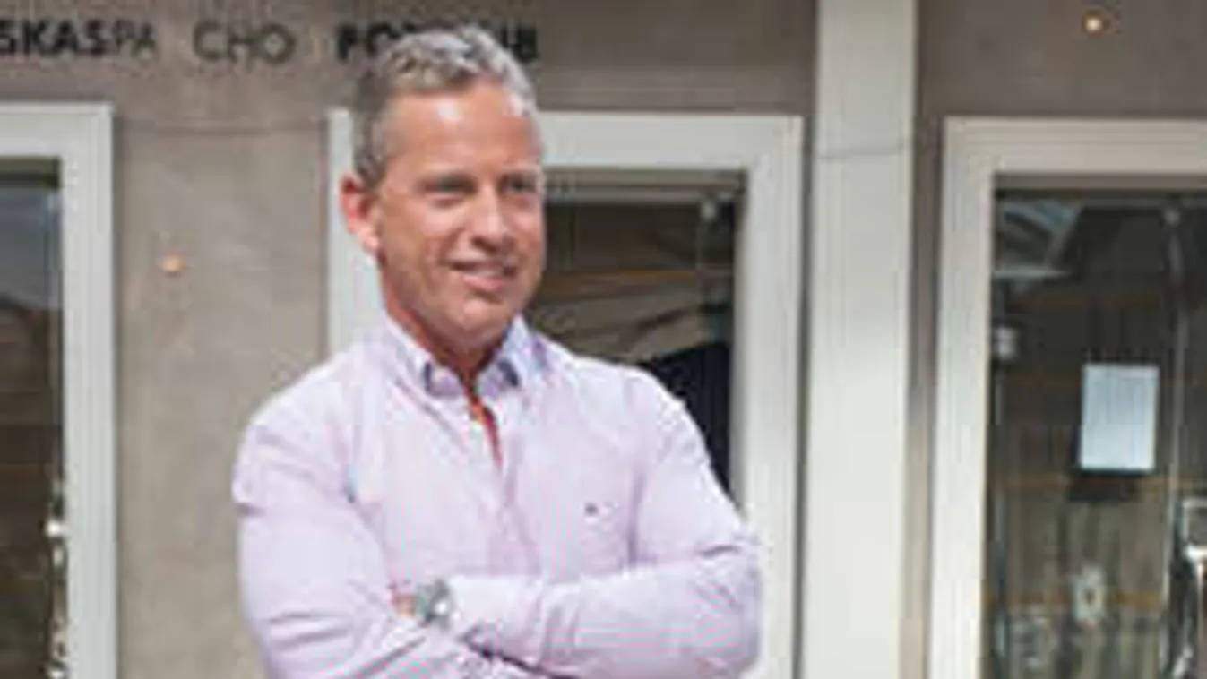 Norbi háromszázmillió ember halálának felelőseit keresi!