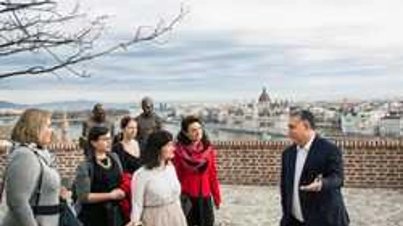 Boldog nőnapot kíván a miniszterelnök