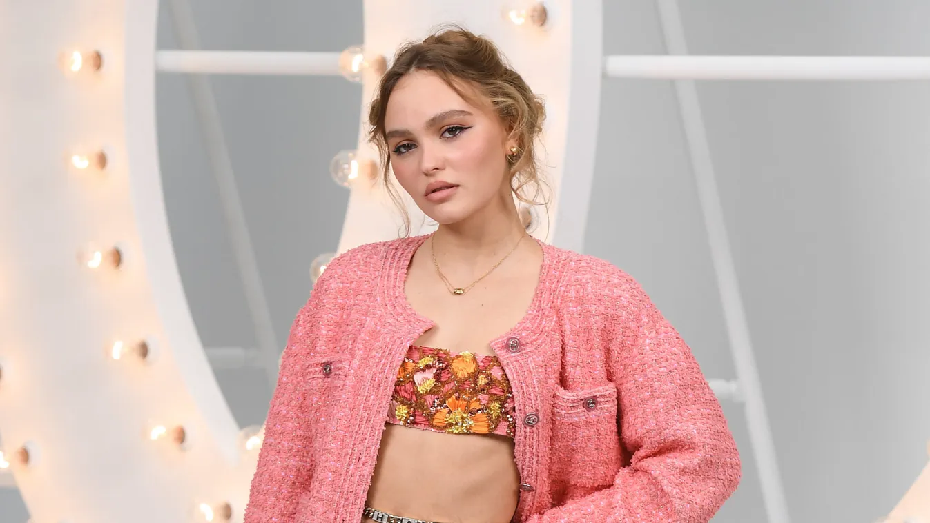 Chanel : Photocall-  Paris Fashion Week - Womenswear Spring Summer 2021