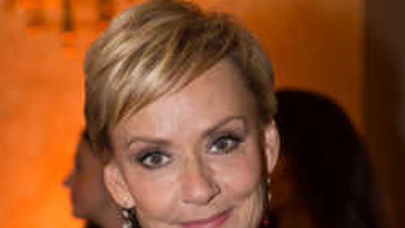 Érdekes pózban kapták lencsevégre Jakupcsek Gabriellát!