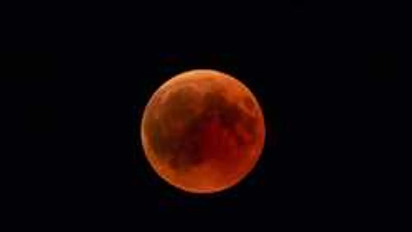 Hétfőn jön a változás, különleges vérhold jelenik meg az égen