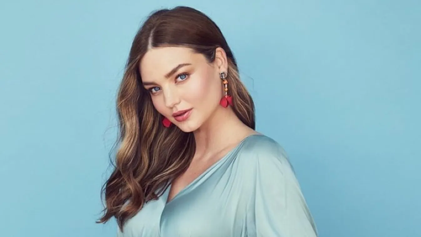 Non Exclusive: A Pregnant Miranda Kerr Shines For Marie Claire Australia