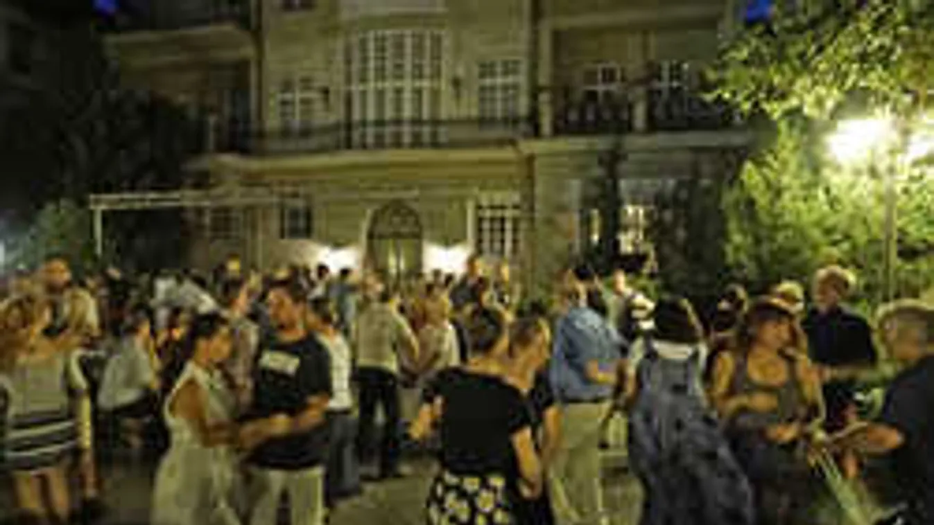 Utolsó tánc a nyáron a Benczúr Kertben