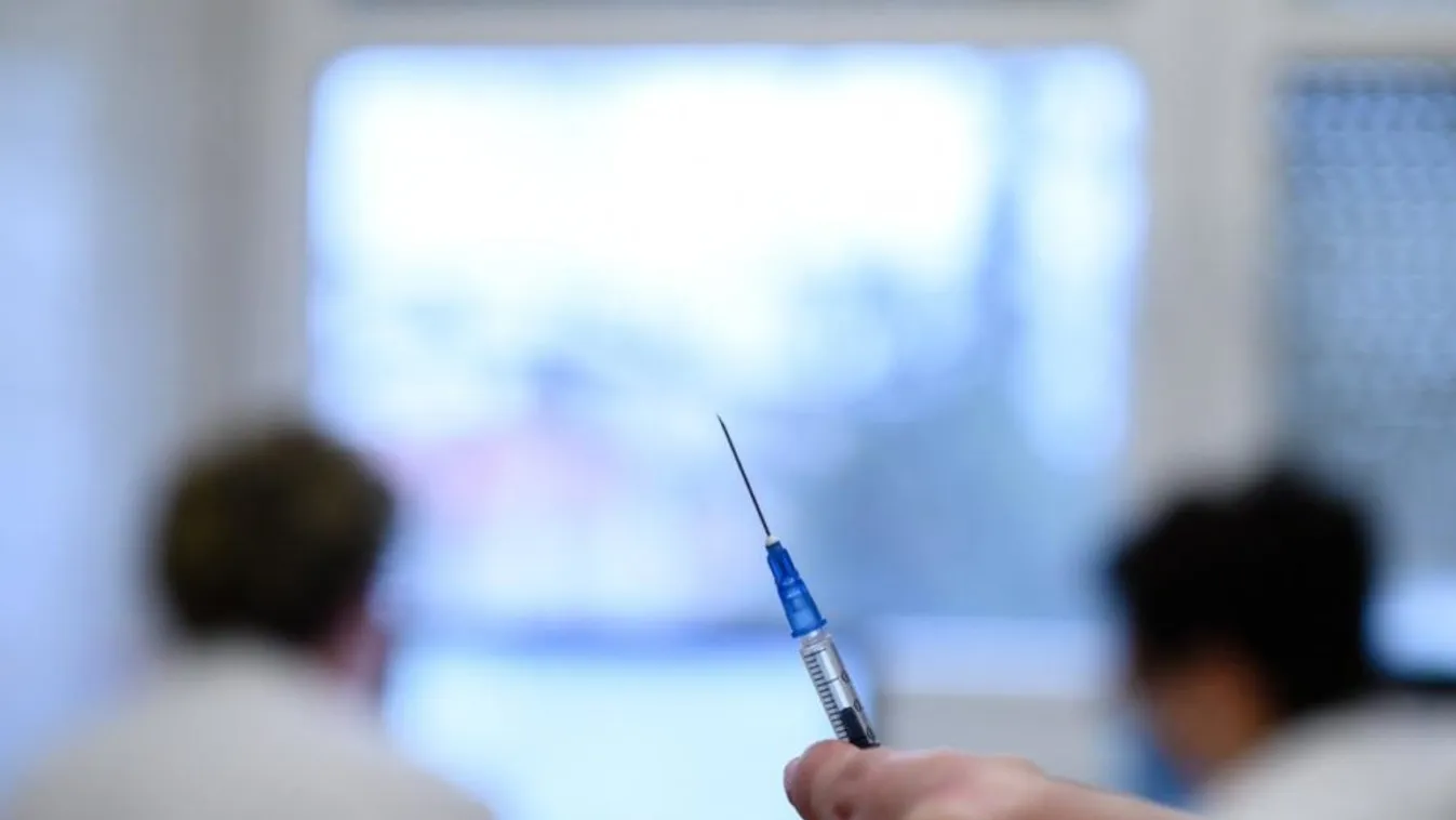 Oltási munkacsoport: Nem oltópontból van kevés, hanem vakcinából