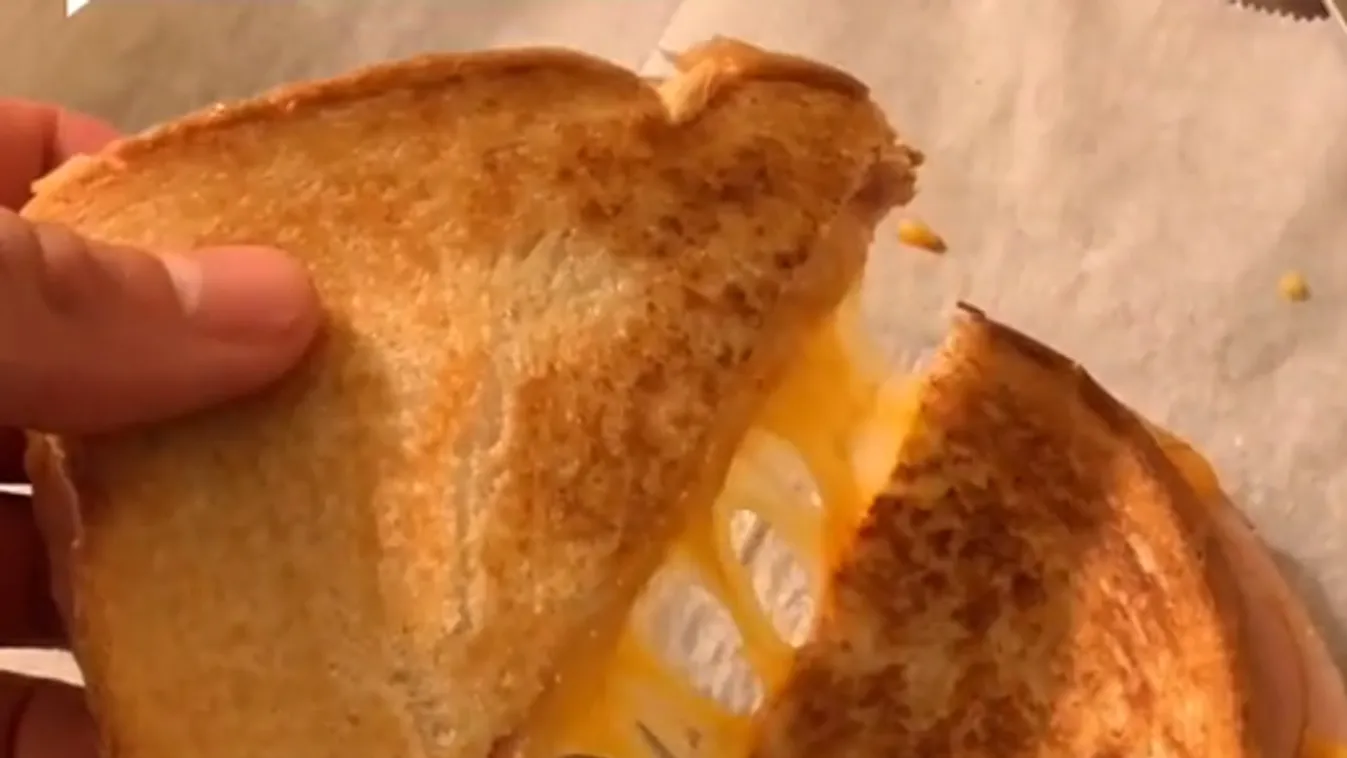 Imádjuk a szállodai szobájában rekedt karanténszakácsot