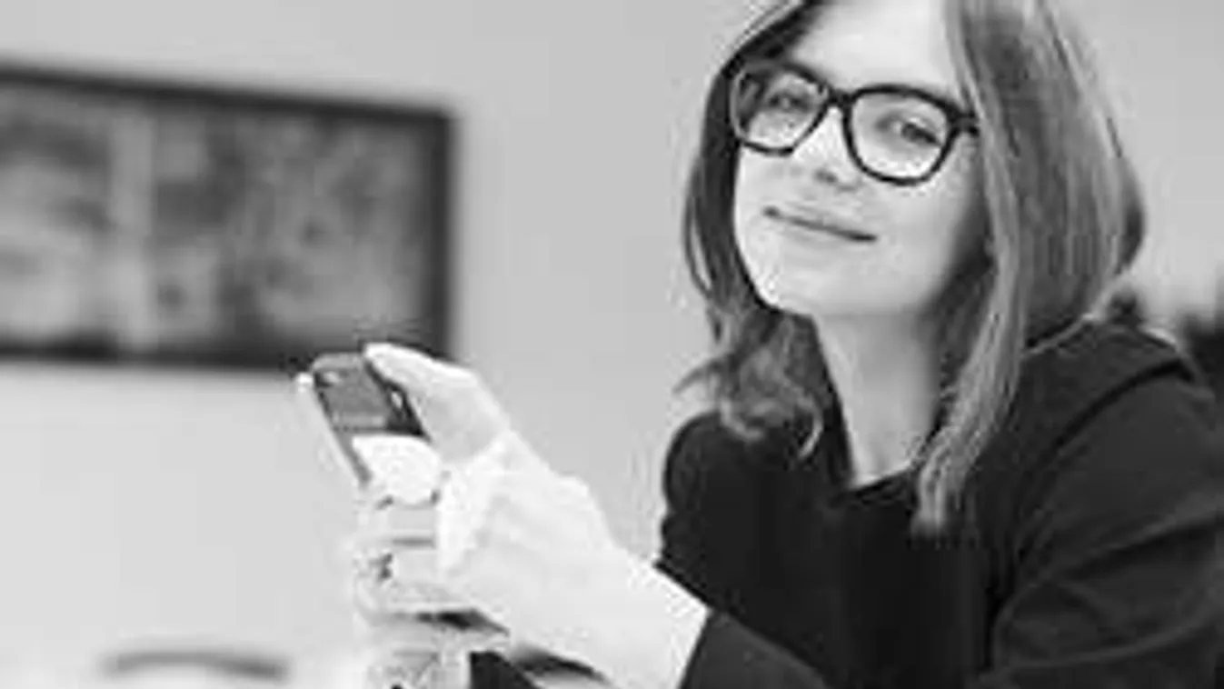 Kínos: kiszivárogtak a miniszter intim képei!