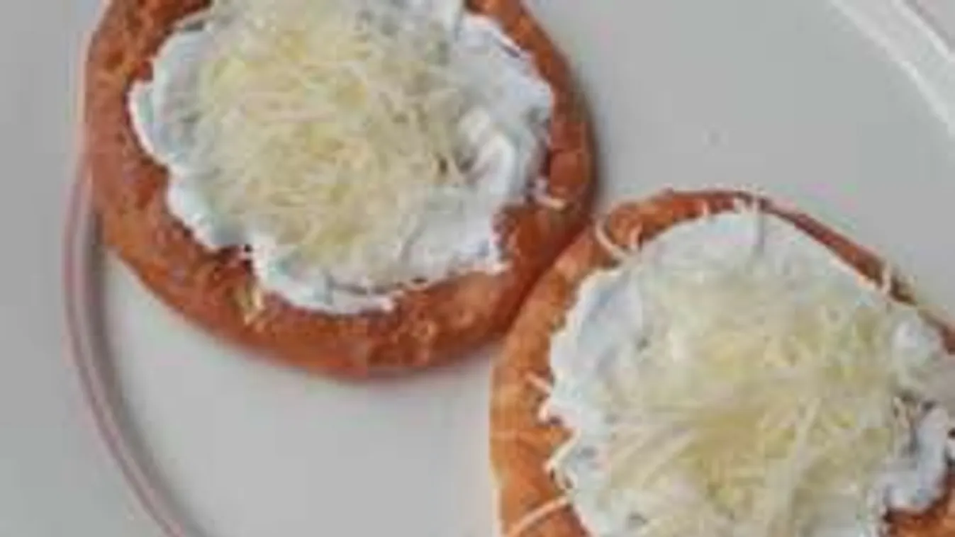 Itt a legújabb magyar diétadurranás, a felhőlángos!