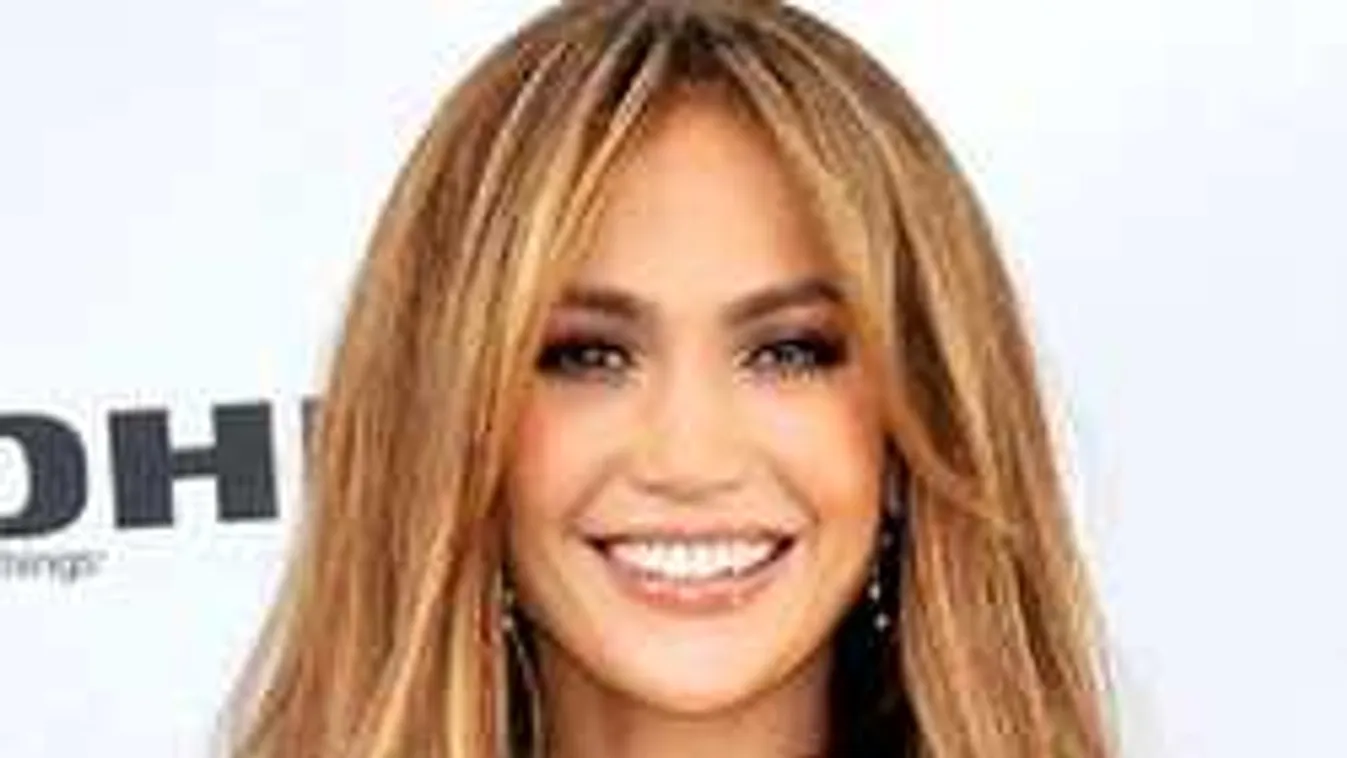 Se bugyi, se más: fehérnemű nélkül állt kamera elé a 49 éves sztármami