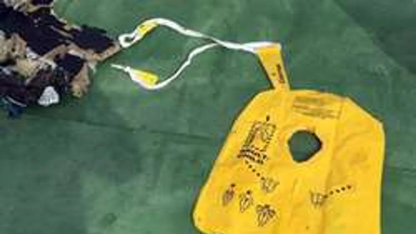 Ezek az első képek az EgyptAir-gép roncsairól, mégis terrorcselekmény volt?