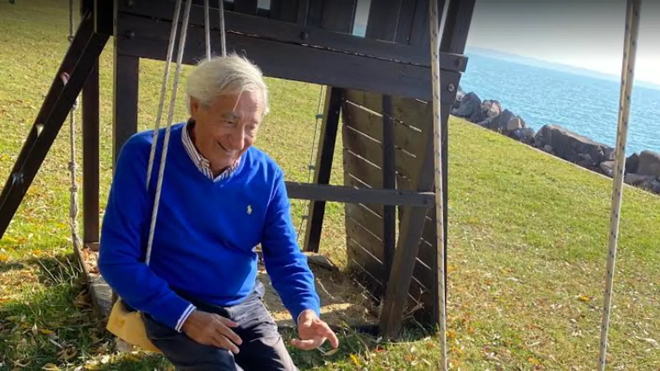 Már becézgeti kétéves unokája Szilágyi Tibort – fotó