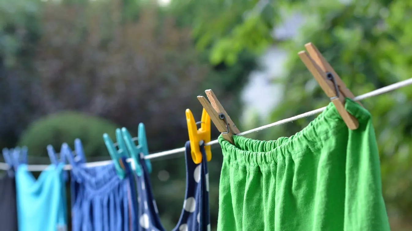 Őrület, de ezért címkézik a női ruhákat így: „Csak kézzel mosható”