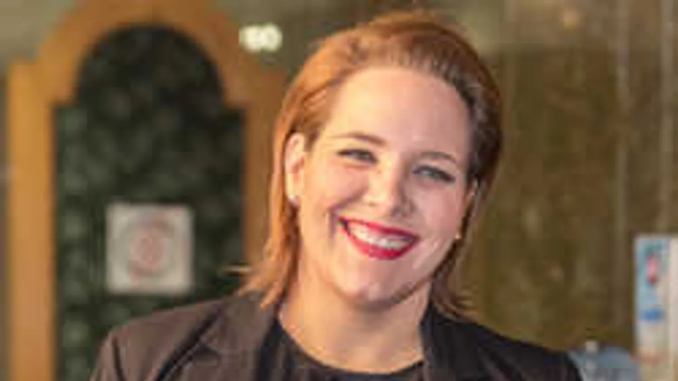 Betelt a pohár: fontos döntést hozott Tóth Vera