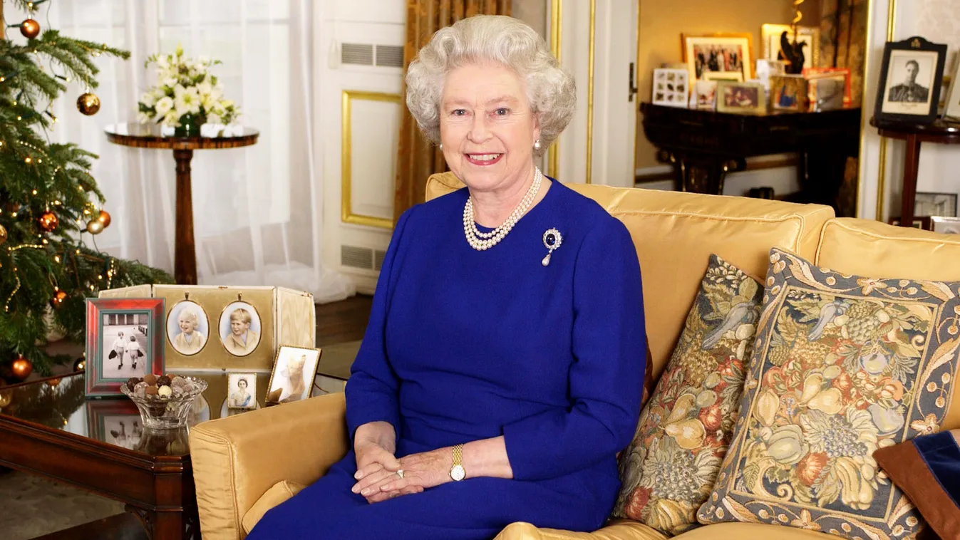 GBR: Queen Elizabeth II films her traditional Christmas broadcast