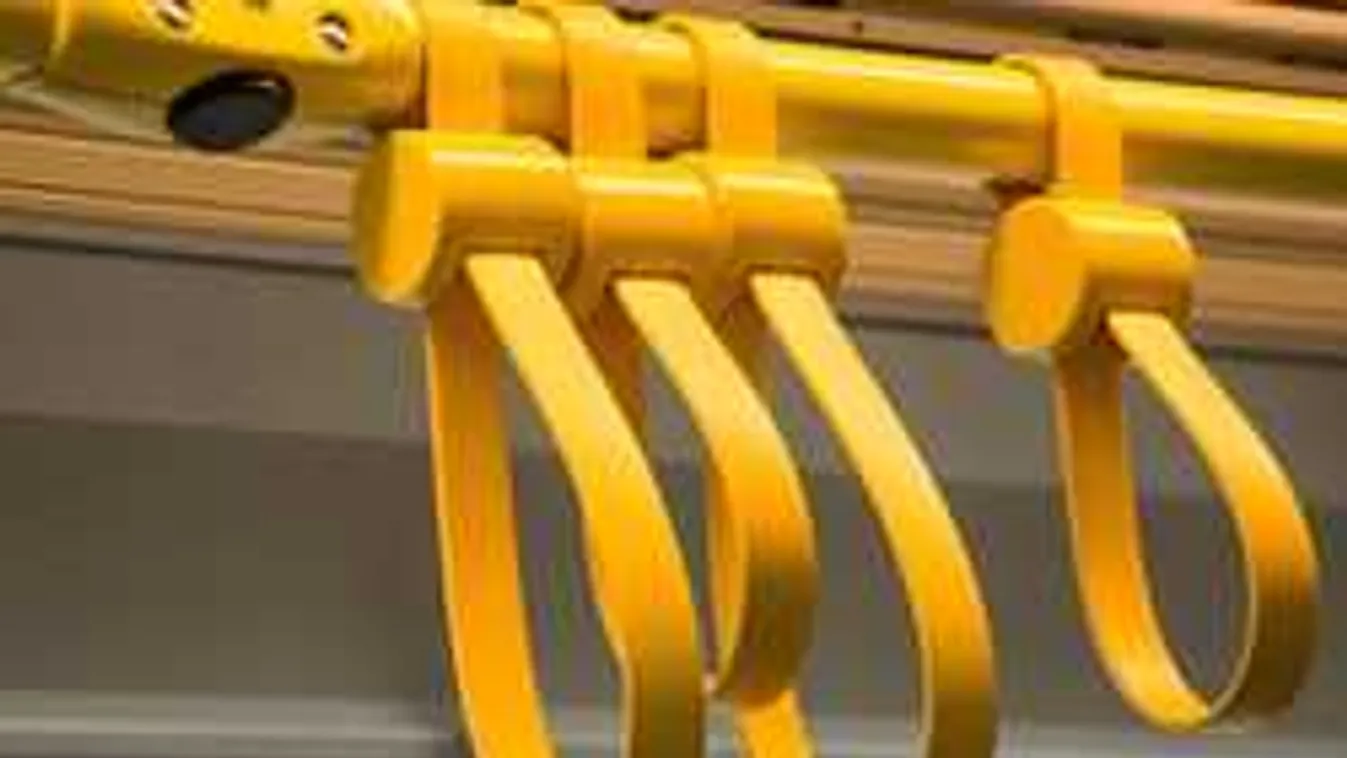 Botrány a villamoson: megalázta a beteg gyereket és anyját a sofőr