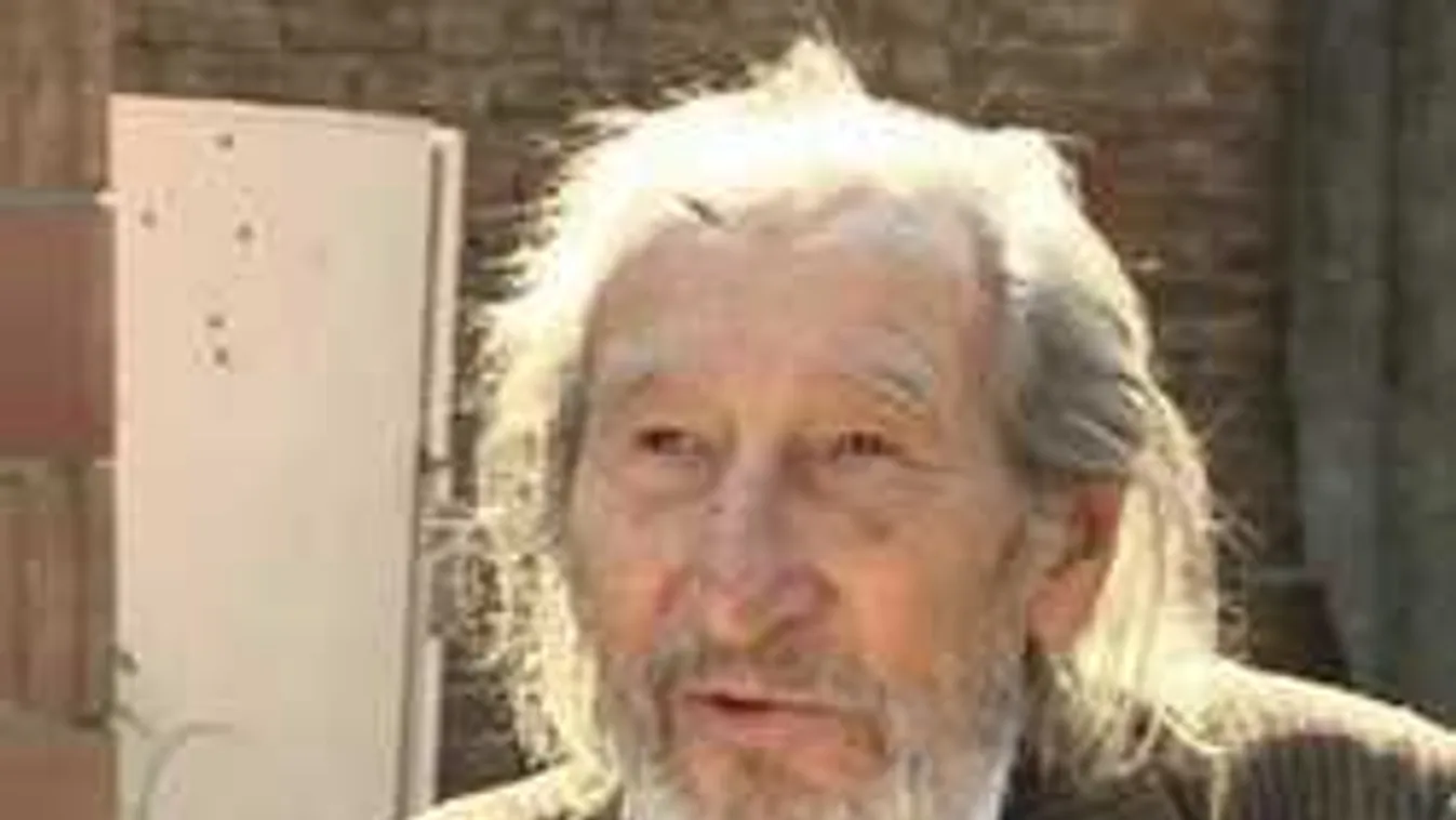 Elköltöztethetik koszos, romos otthonából a nyomorgó Szilágyi Istvánt!