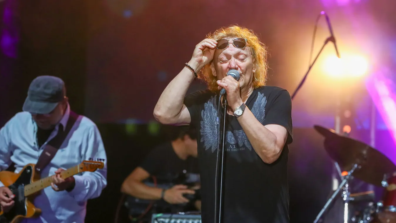 Lefotózták, Horváth Charlie magyar focistától kapott ajándékot