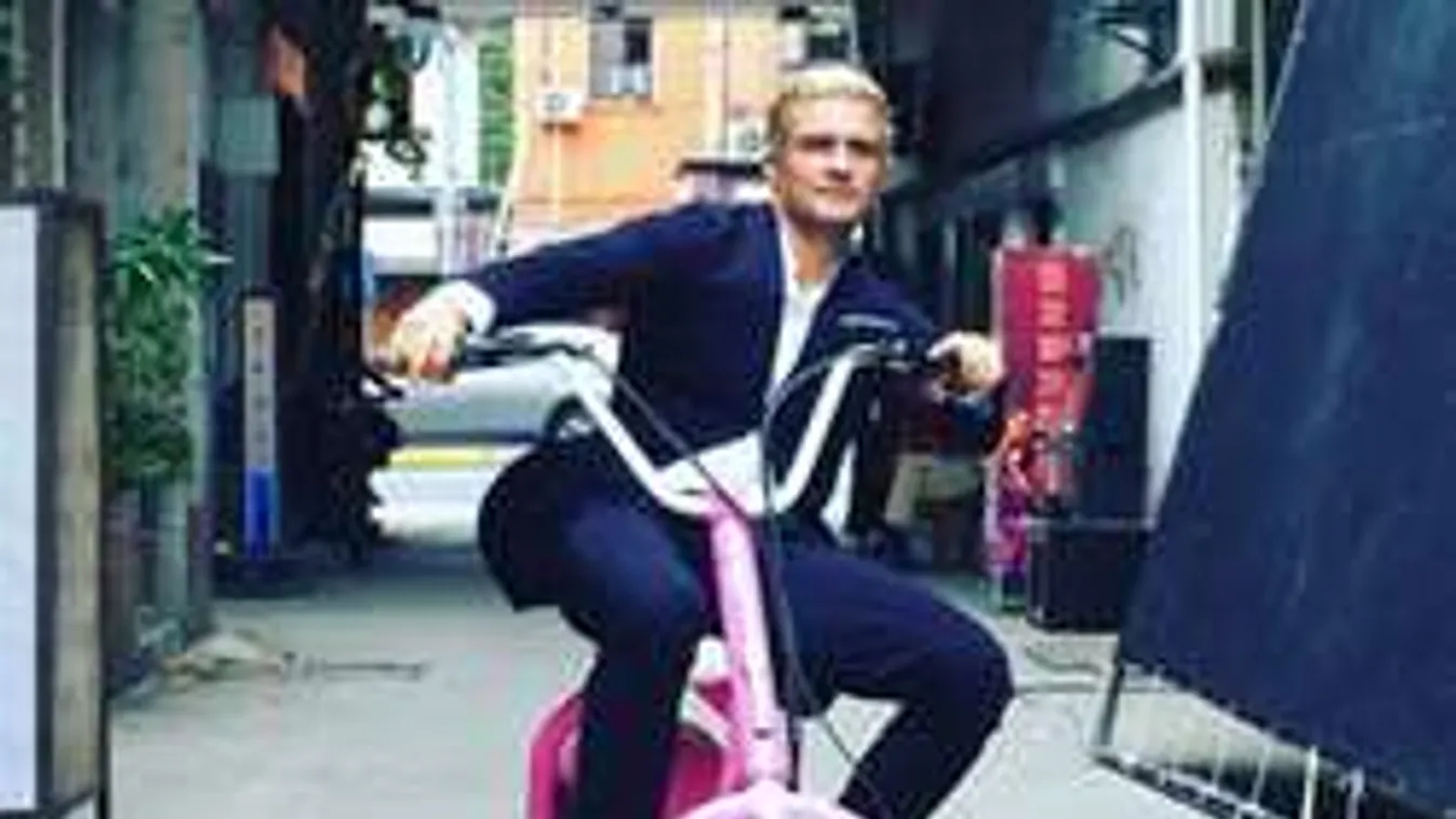 Mi történt? Bizarrul néz ki Orlando Bloom