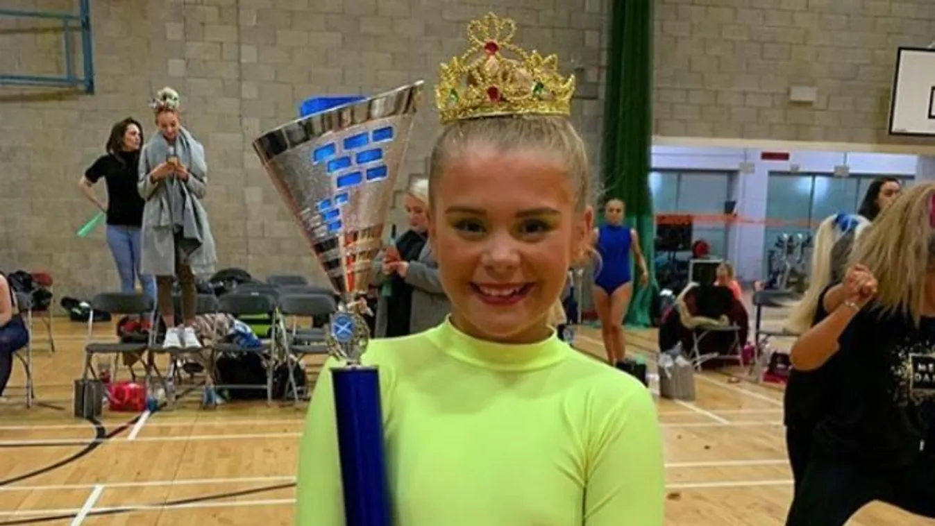 Felfoghatatlan: csak bámulták és videózták, ahogy a vízbe fullad a 12 éves gyönyörű kislány