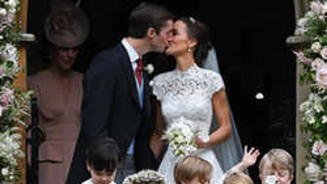 Fotók az év legjobban várt sztáresküvőjéről: elképesztően szép volt a menyasszony