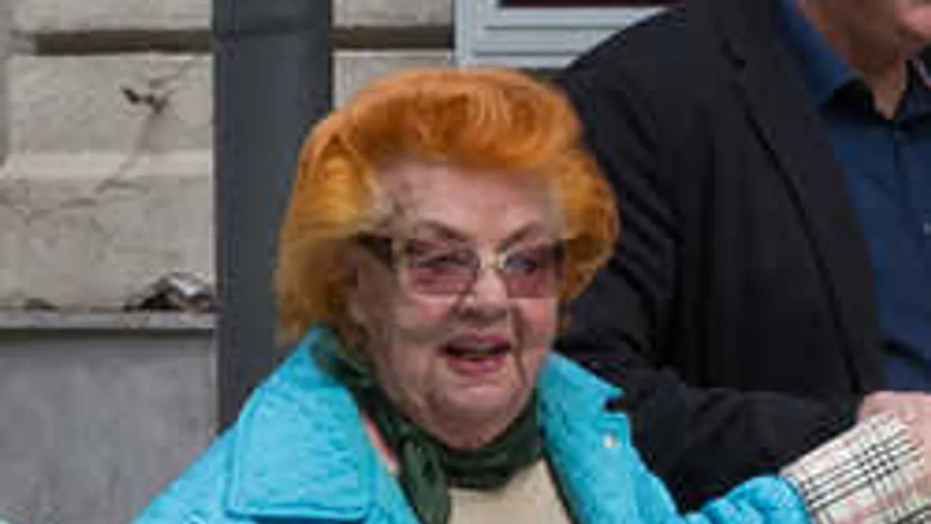 Friss hírek a megoperált híres magyar színésznő állapotáról