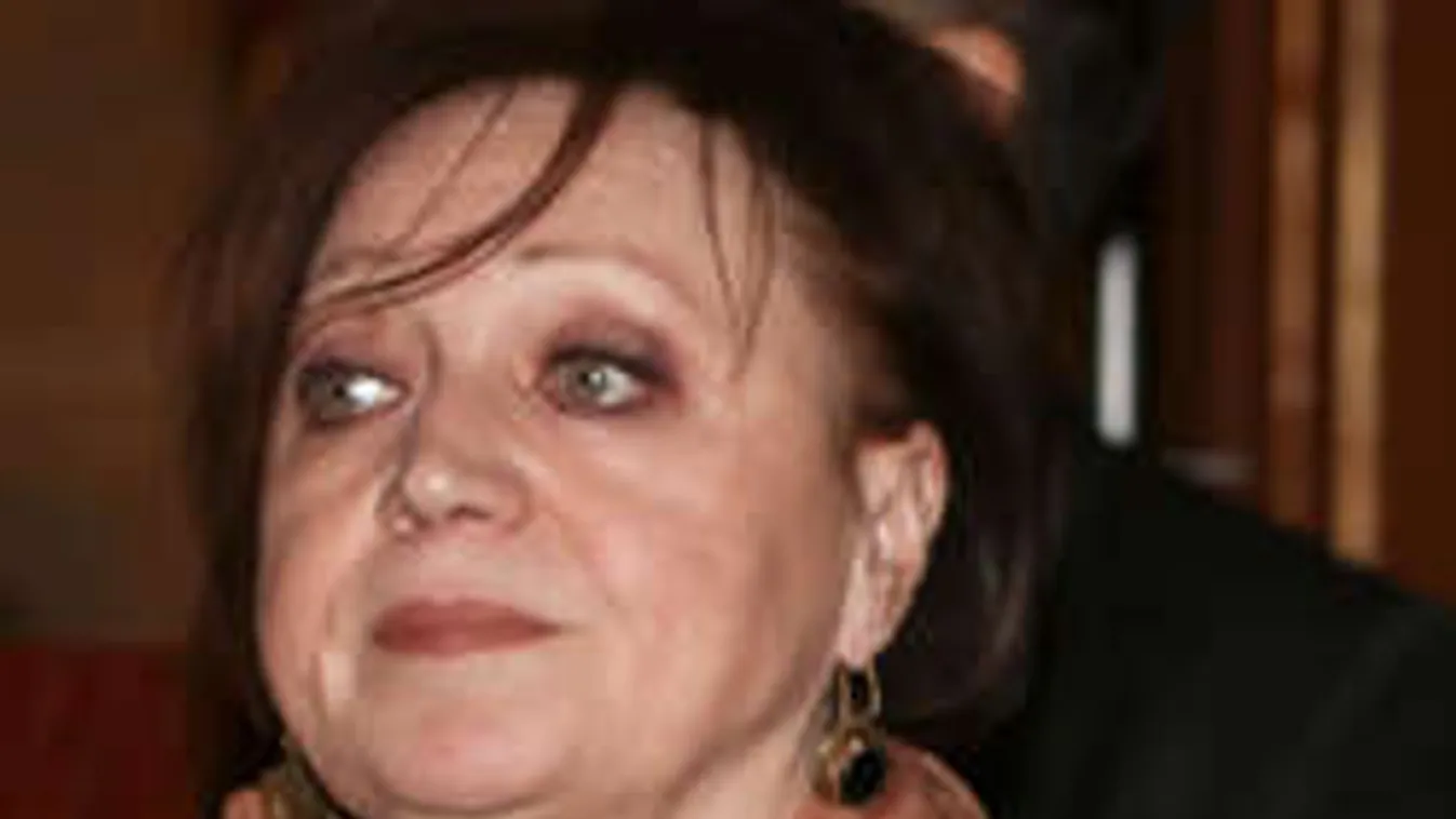 Súlyos betegségéről vallott Csákányi Eszter!