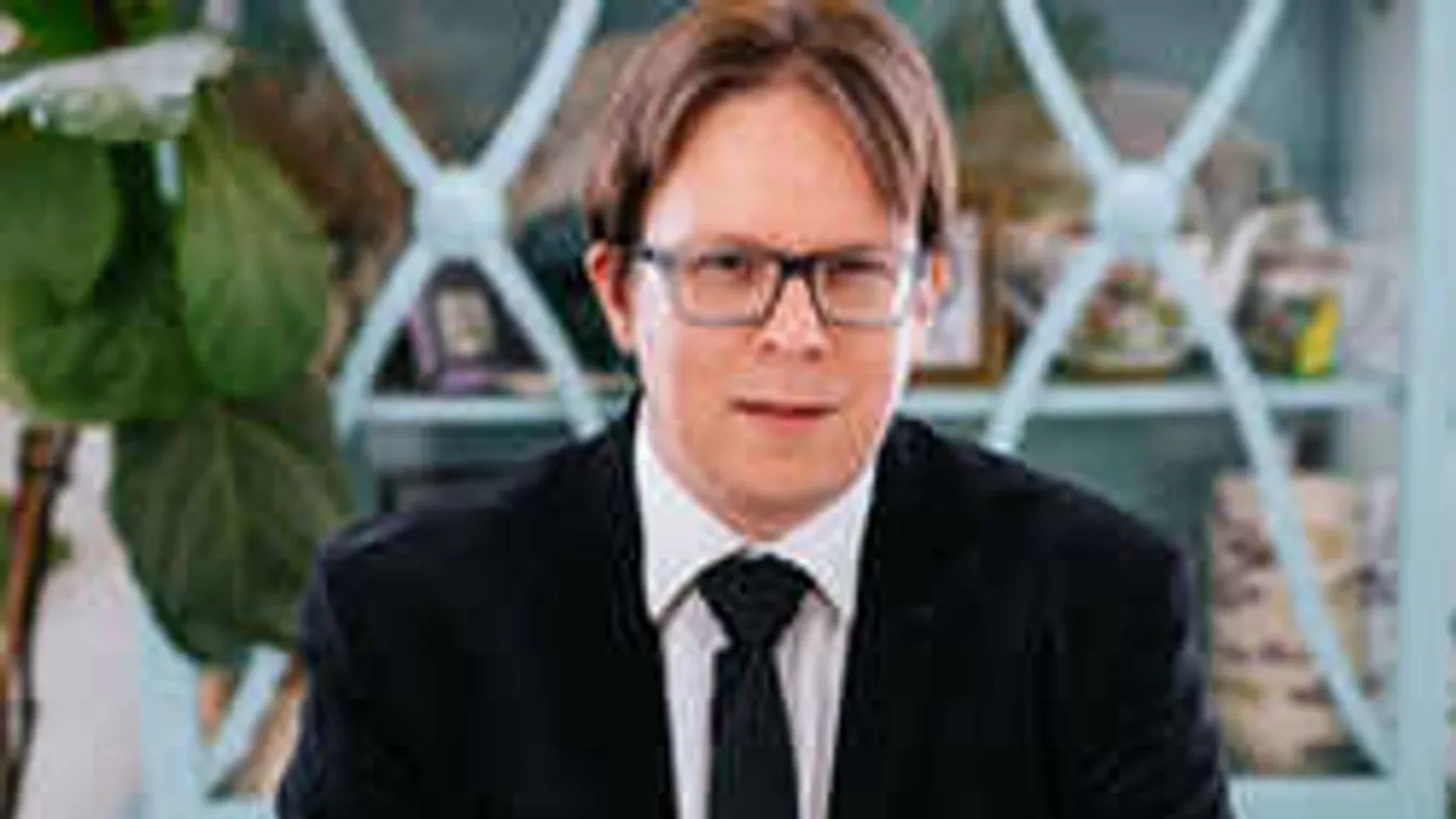 Férgeknek nevezte ellenfeleit az esztergomi ellenzéki jelölt