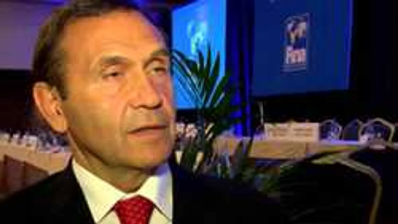 Most érkezett: Kiengedik Gyárfás Tamást