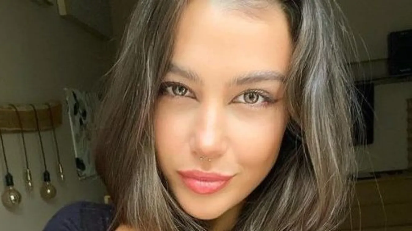 Ezzel a nős színésszel kamatyolt a kamerák előtt Tóth Andi