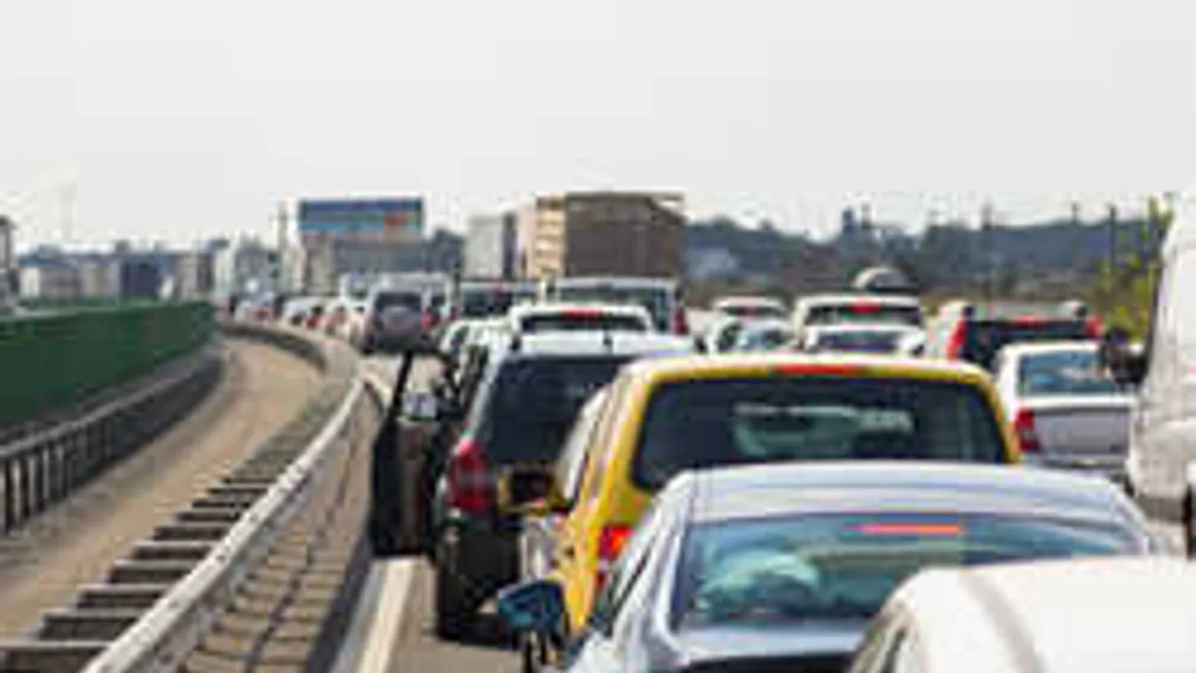 10 kilométeres a sor az M7-esen, baleset történt